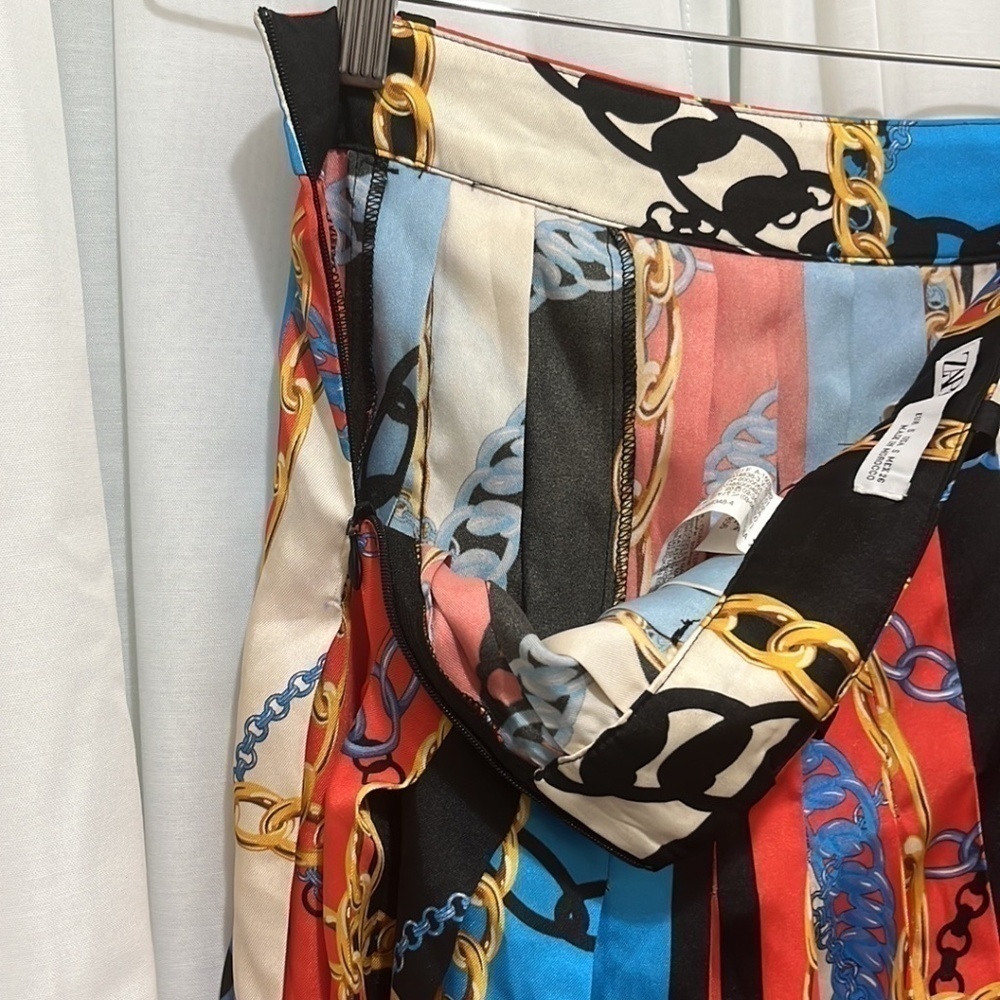 Zara Mini A-Line Skirt with Side Zipper - Picture 4 of 5